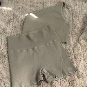 ALO Yoga Women's Beige Bike Shorts